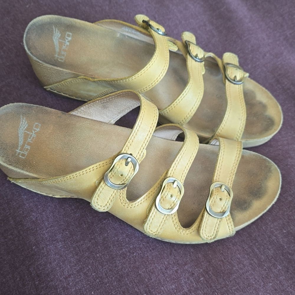Dansko Tarin Yellow Leather Strappy Wedge Sandals Sz 38 US 8‎ Comfort